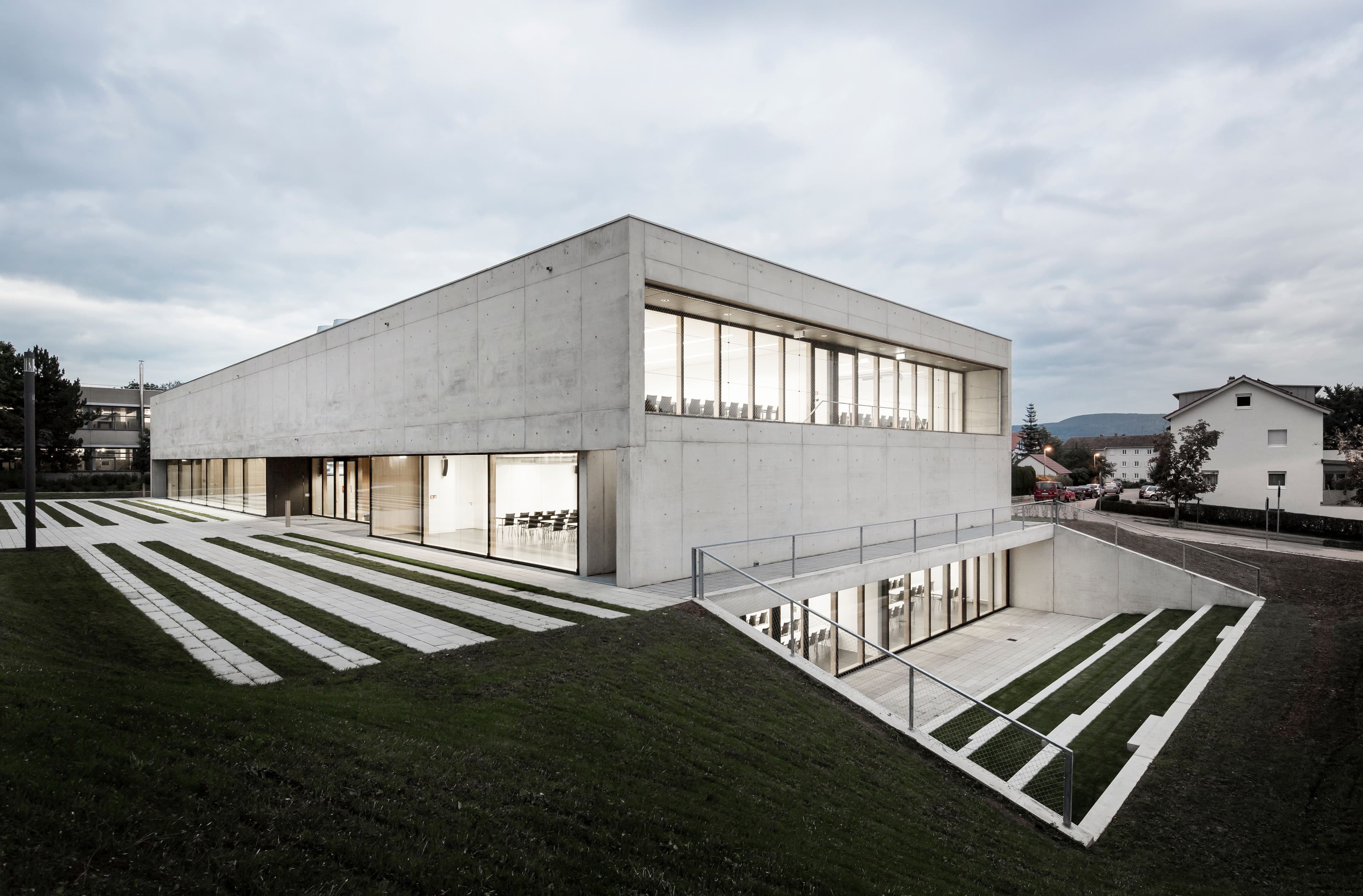 Aula- und Hörsaalgebäude Hochschule Aalen Perspektive Übereck mit Tiefhof