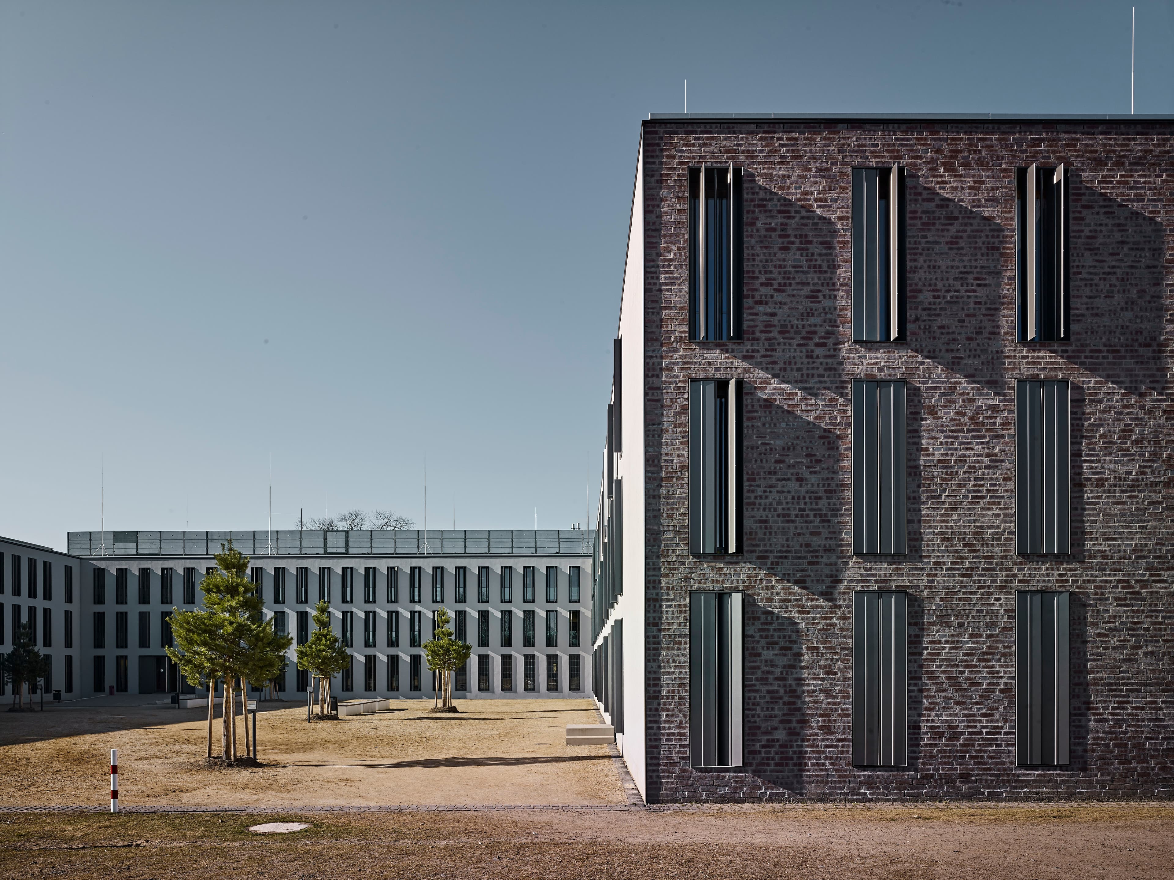 JVA Düppel Ansicht Fassade mit Hof