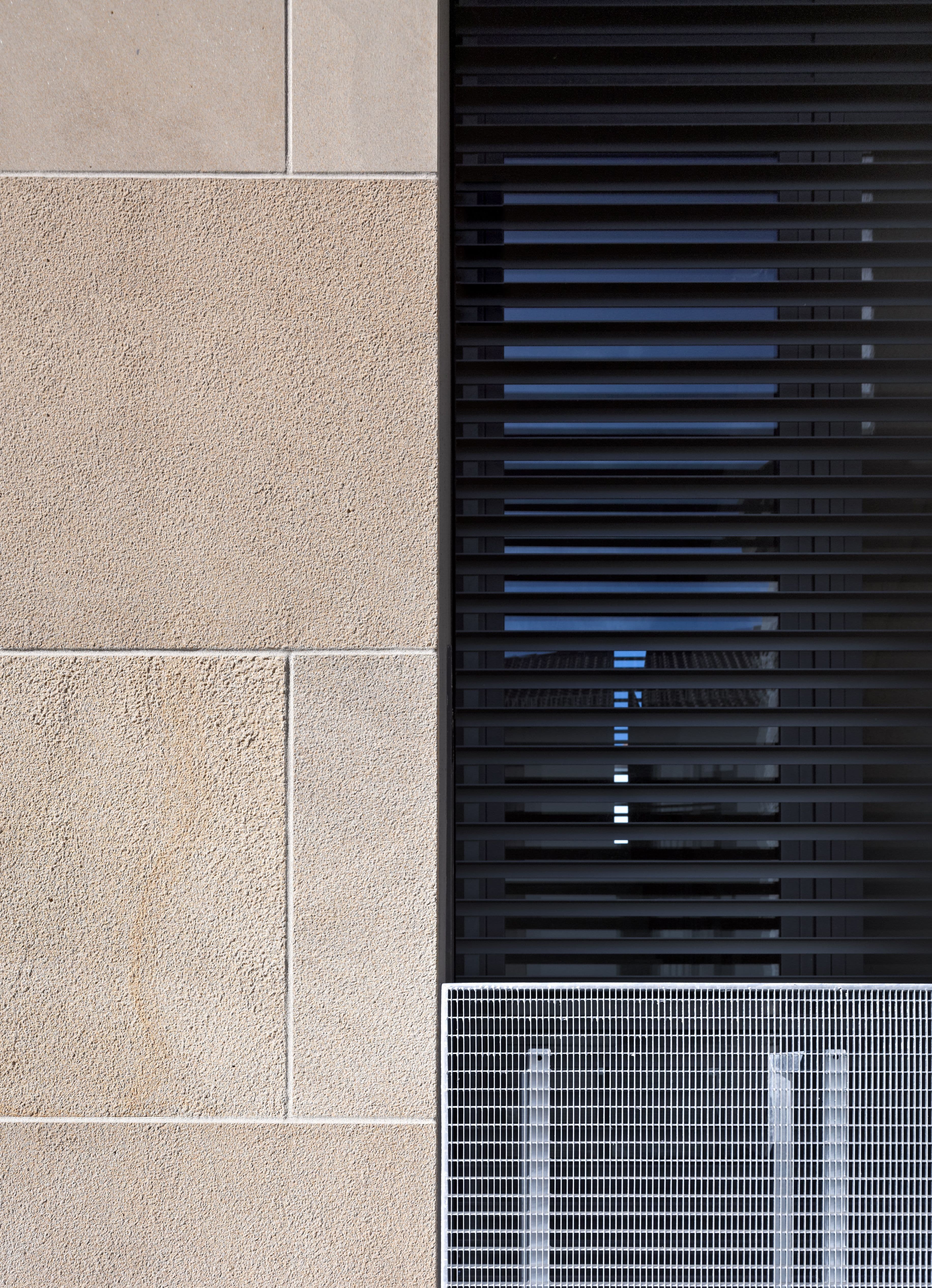 Fakultät für Gestaltung Pforzheim Detail Fassade mit Fenster