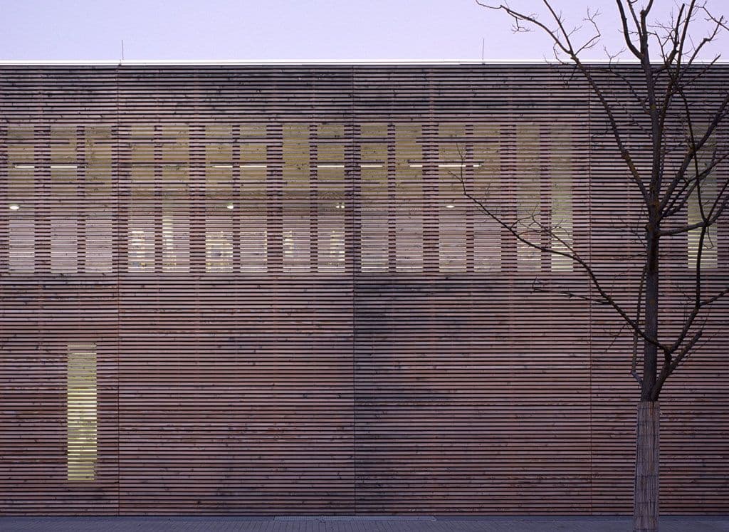 Fachober- und Berufsoberschule Memmingen Ansicht Fassaden Hof