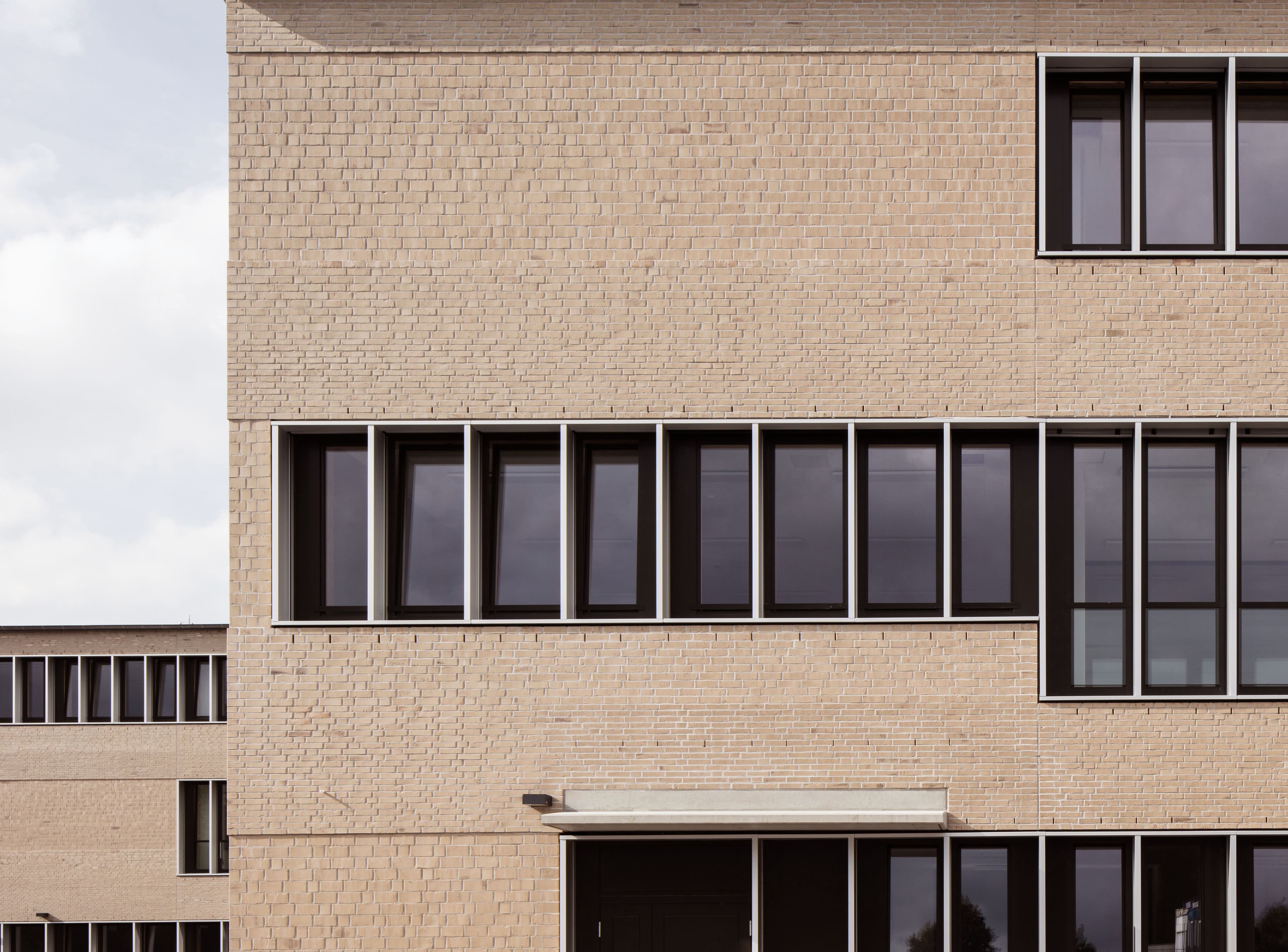 Foto Klinkerfassade Geschwister-Scholl-Stadtteilschule