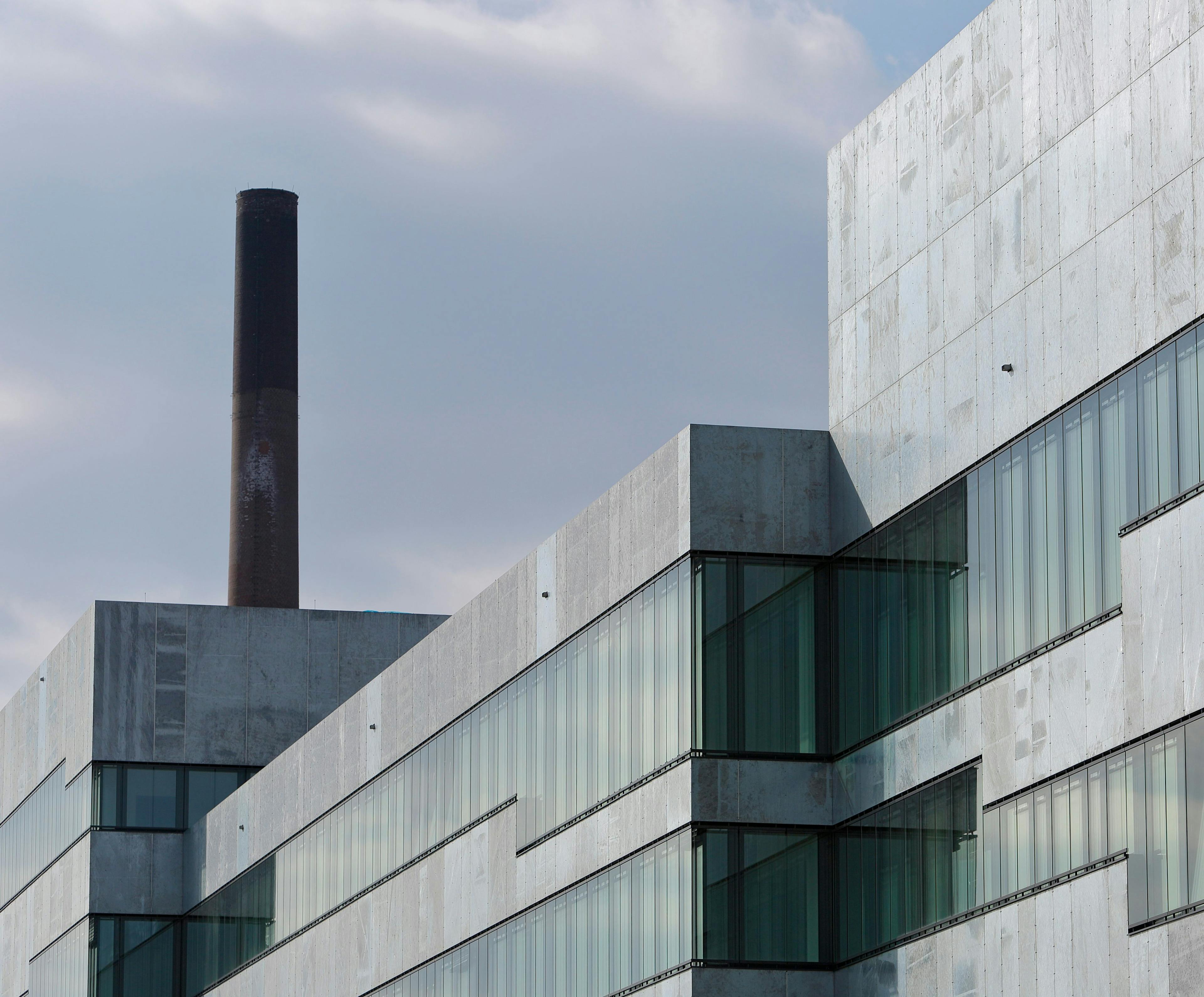Folkwang Universität der Künste Essen Perspektive Fassade mit Himmel