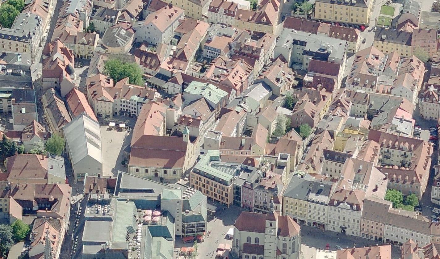 Geschäftshaus am St.-Kassians-Platz Regensburg Luftaufnahme