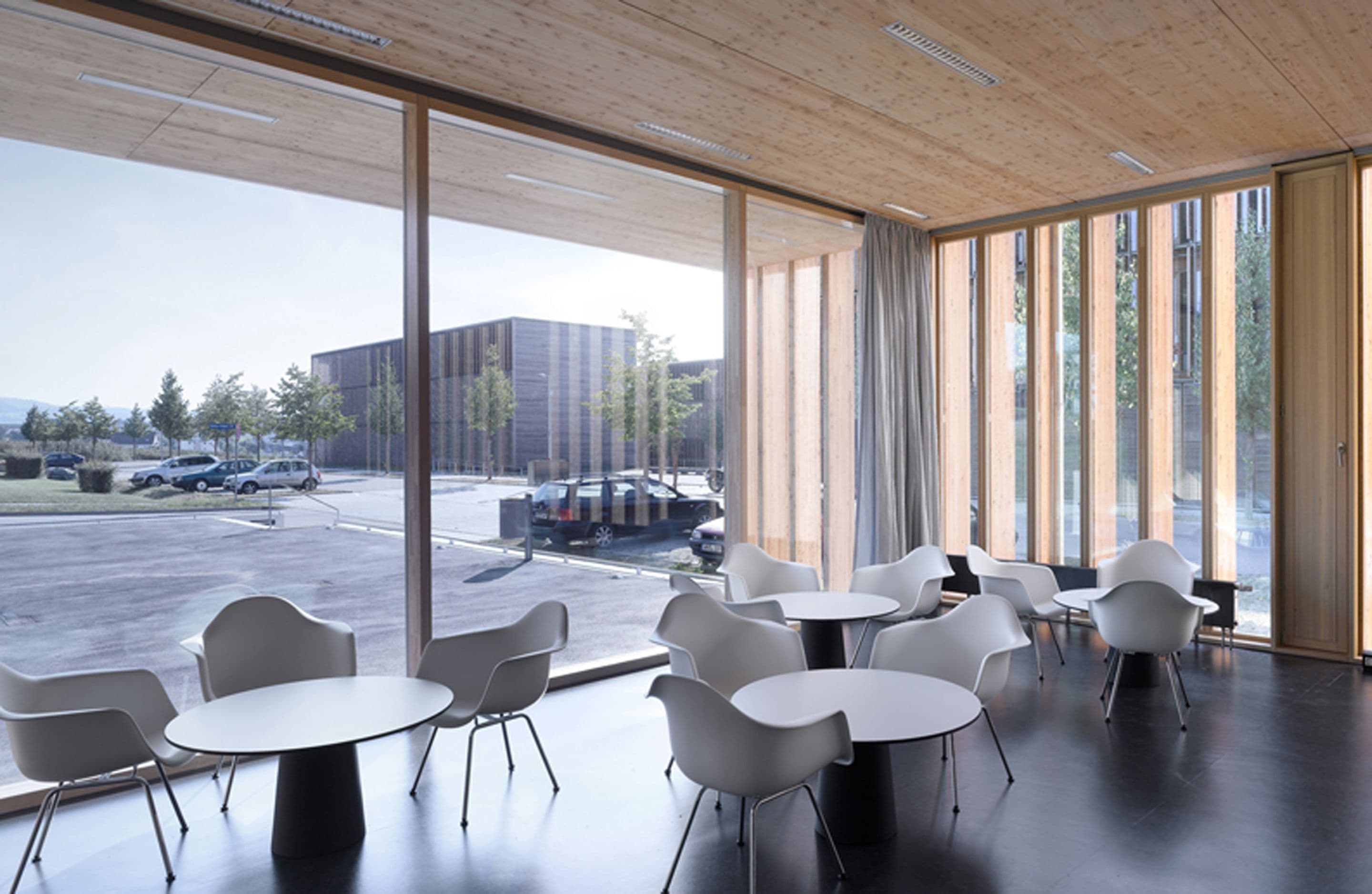 Cafeteria Aalen Speiseraum mit Bestuhlung